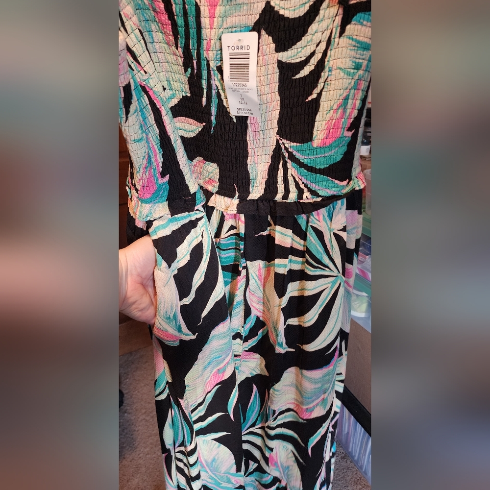 Torrid smocked tropical leaf dress, NWT - Picture 4 of 7